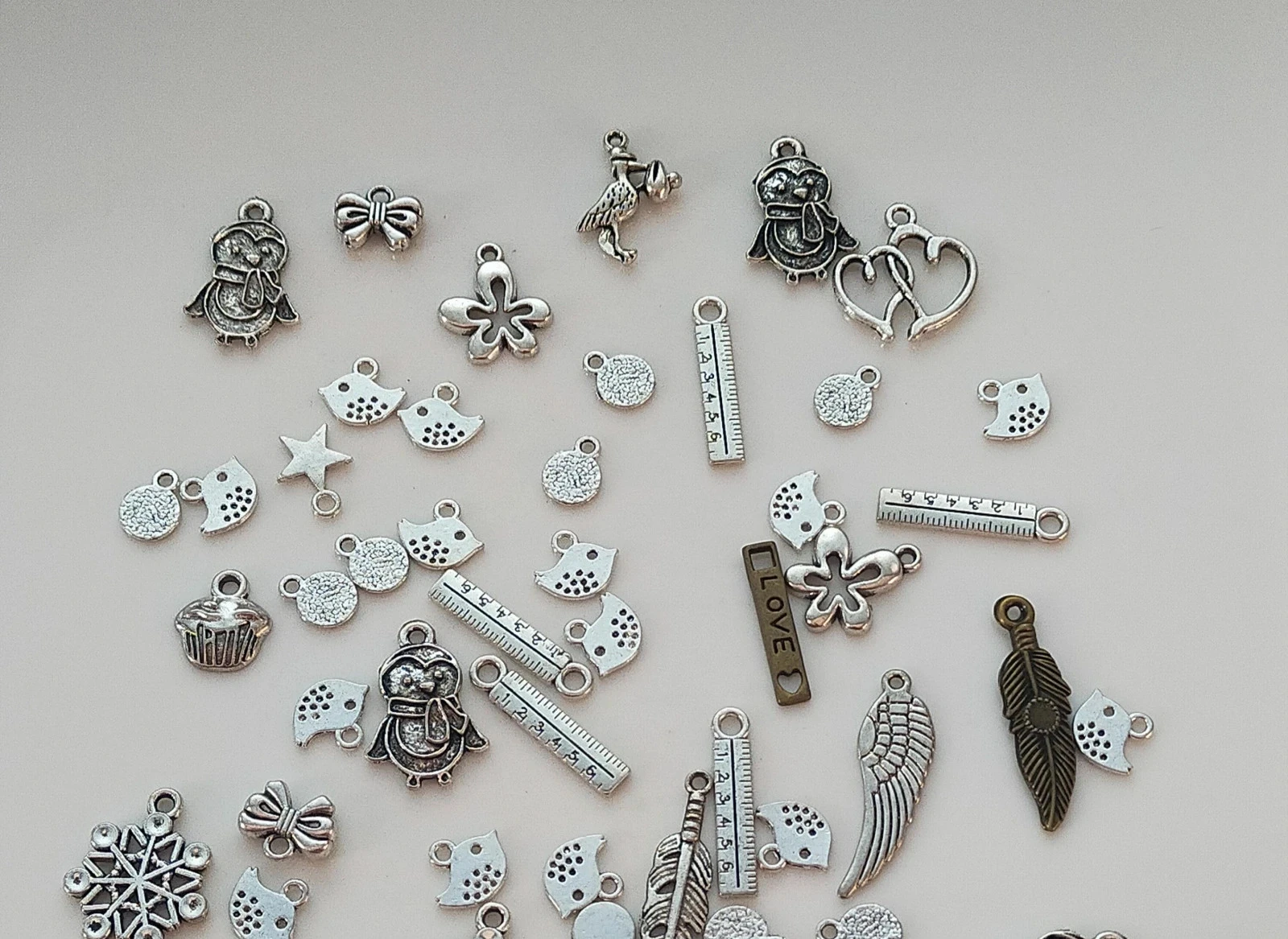 Mix of 60 metal charms Lot no. 6768 – photo 2